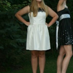 Cocktail / party dress